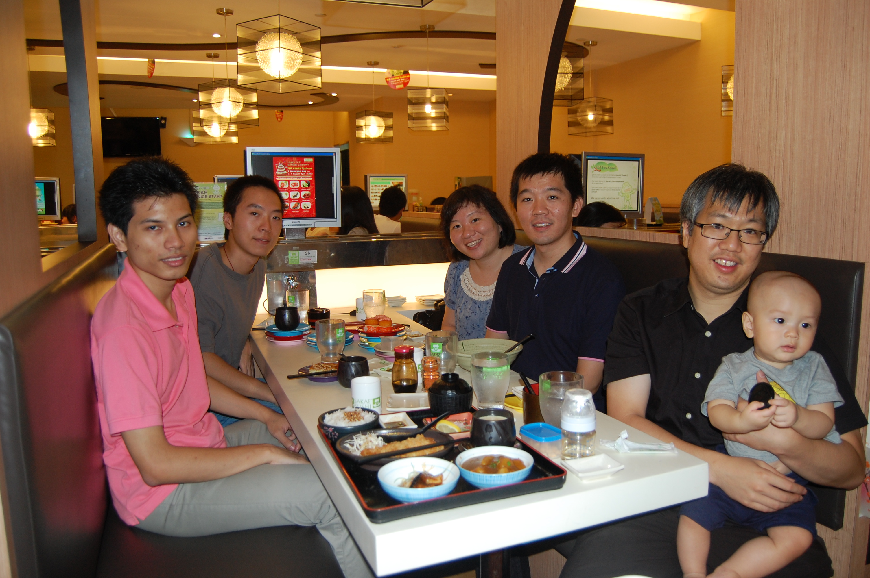 <b>8 Aug 2011 - Sakae Sushi @ CCK Lot 1</b><br> Left to Right: Huy, Anqi, Mrs Liu, Dr Liu, Min, Nathaniel